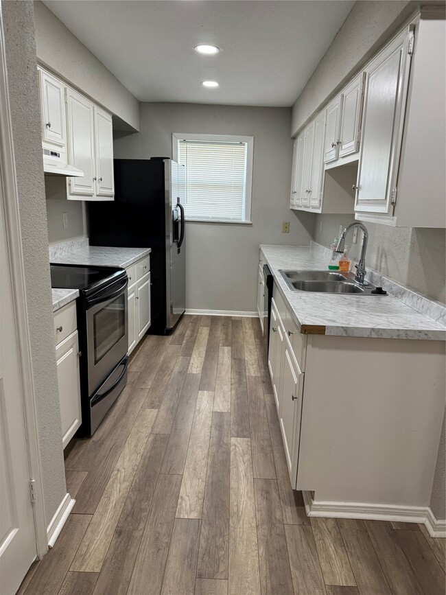 Building Photo - 13029 Nyack Dr