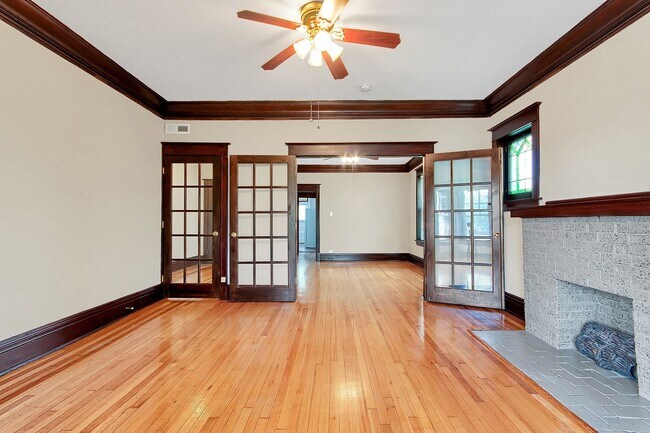 Building Photo - Shaw-ty is a 10