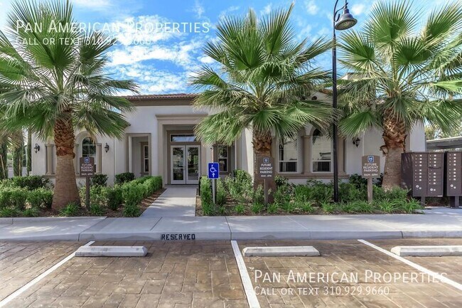 Building Photo - 840 S Magnolia Ave