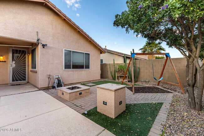 Building Photo - 2833 E Cobalt St