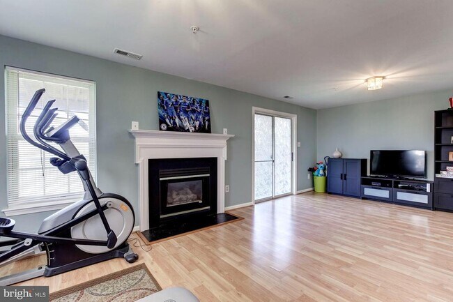Building Photo - 13724 Valley Oak Cir