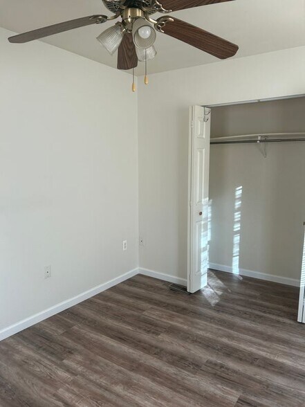 Building Photo - 128 William St