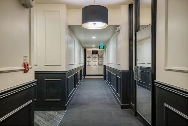 Building Photo - 409 Palm