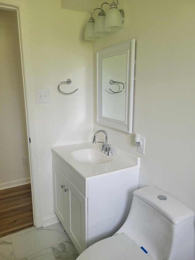 Building Photo - 104 Bent Tree Dr