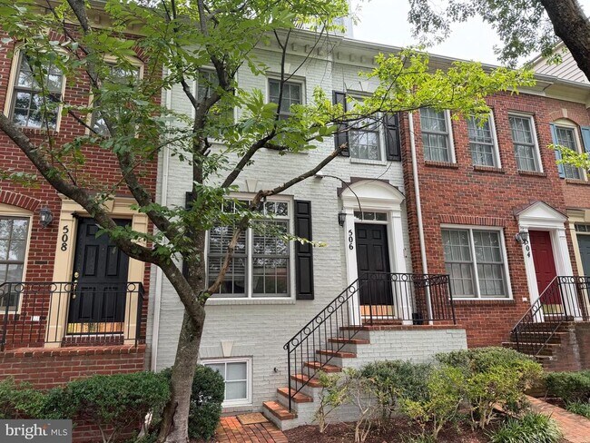 Building Photo - 506 Fallsgrove Dr