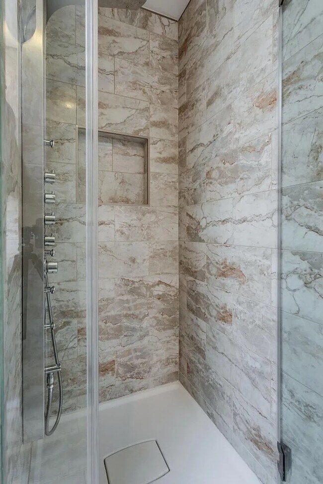 Building Photo - 4611 Charleston Terrace NW