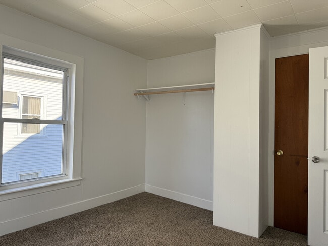 Building Photo - 15 Freestone Ave