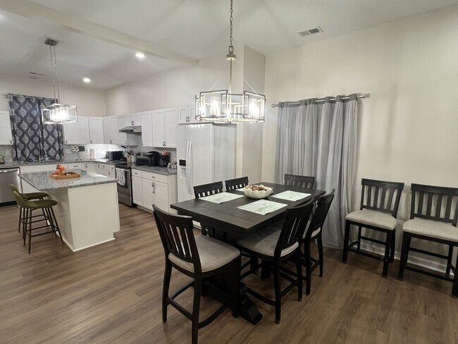 Building Photo - Totally Renovated Arts and Crafts Bungalow Close to Downtown Greer!