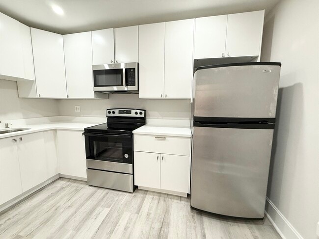 Building Photo - 15 Ruggles St
