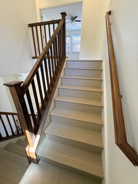 Building Photo - 5424 Knotty Pine Way