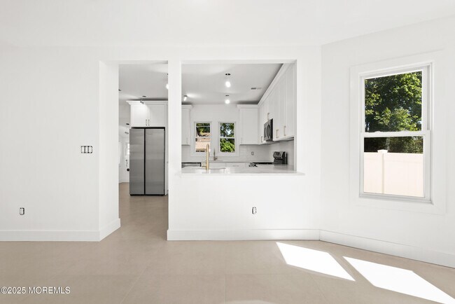 Building Photo - 448 Monmouth Rd