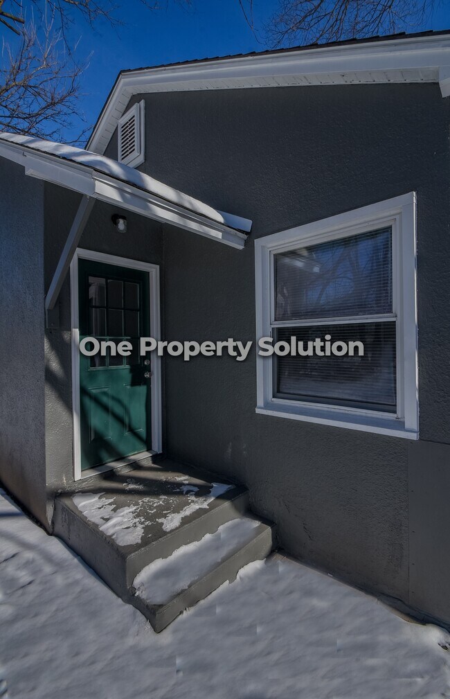 Building Photo - 2642 Clay St