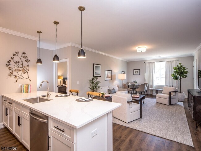 Building Photo - 663 Springfield Ave