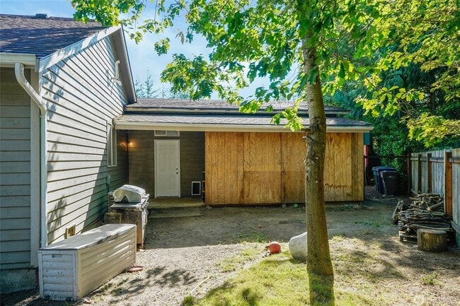 Building Photo - 16107 Goldbar Blvd