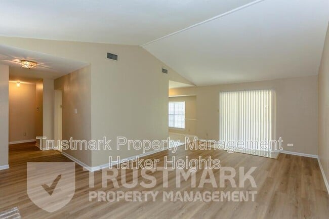 Building Photo - 1007 Beaver Trail