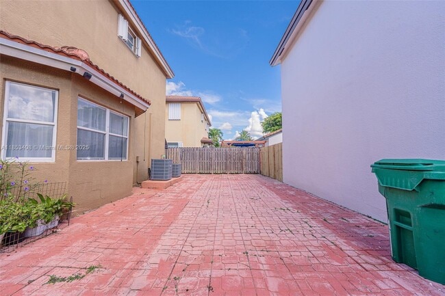 Building Photo - 9138 SW 167th Ct