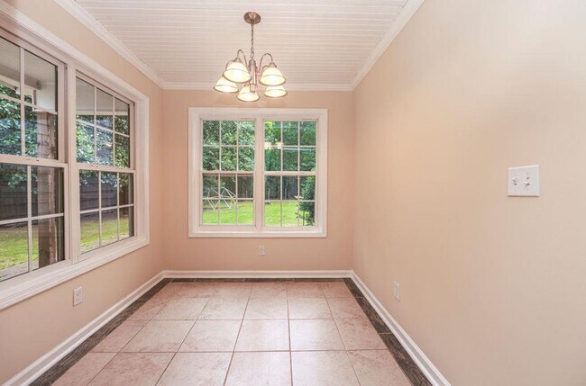Building Photo - 5377 Fawn Ivey Ln