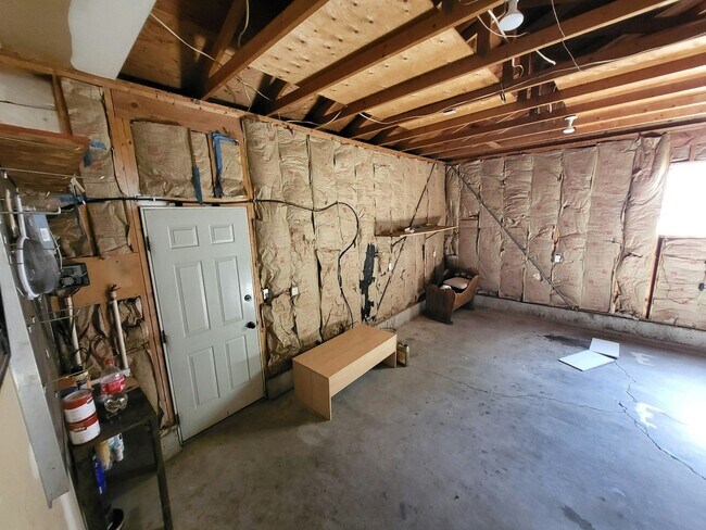 Building Photo - 1409 W 8660 S