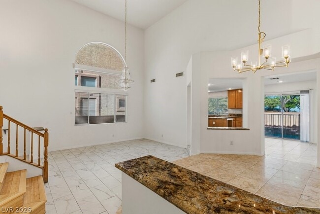 Building Photo - 612 Silver Grove St