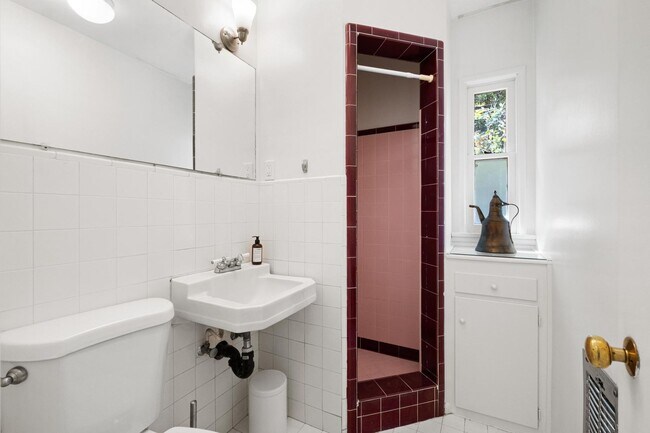 Building Photo - Fully Furnished: Mid-Century w/views of Griffith Observatory in the Hollywood Hills!