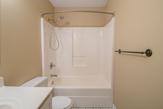 Building Photo - 207 Ruf Dr