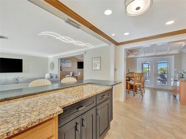 Building Photo - 10432 Sandpiper Rd W