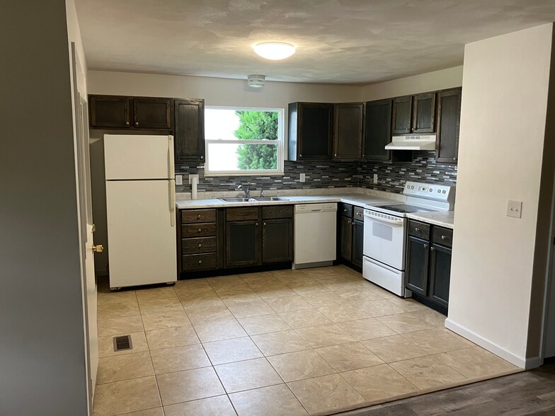 Building Photo - 2168 Muren Blvd