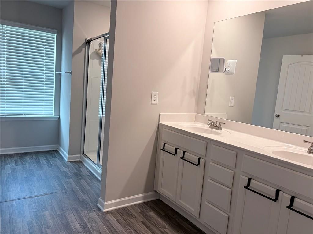 Building Photo - 511 Ruths Dr