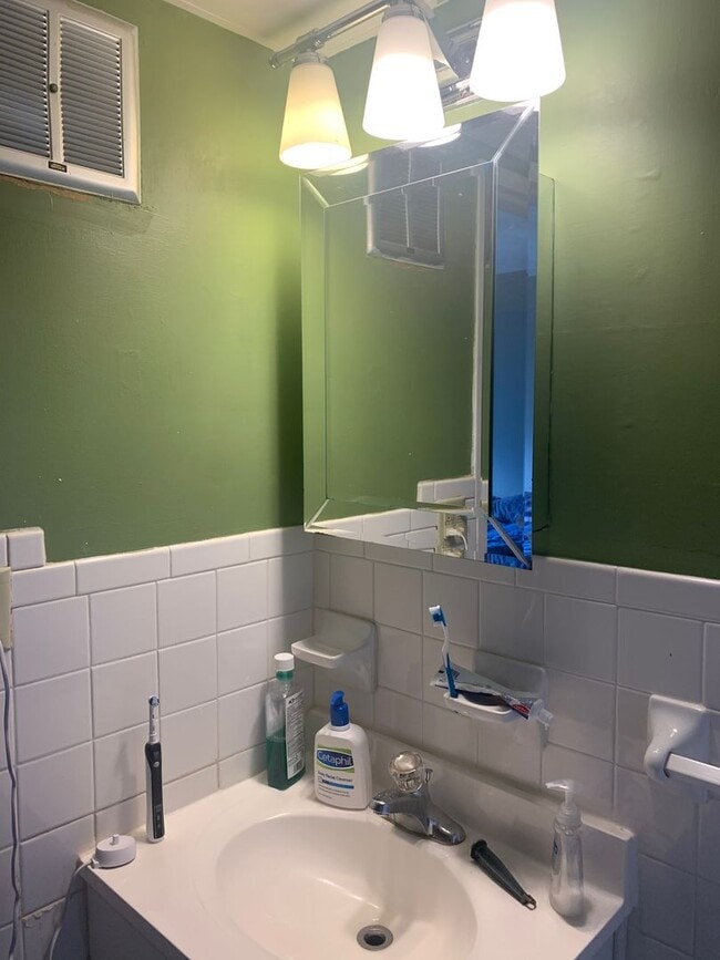 Building Photo - 1800 JPA - 6th Floor - High-Rise Renovated...