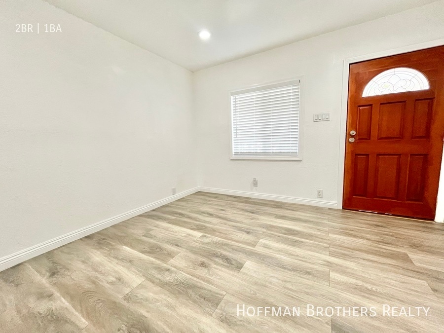 Building Photo - 2702 W Ave 31