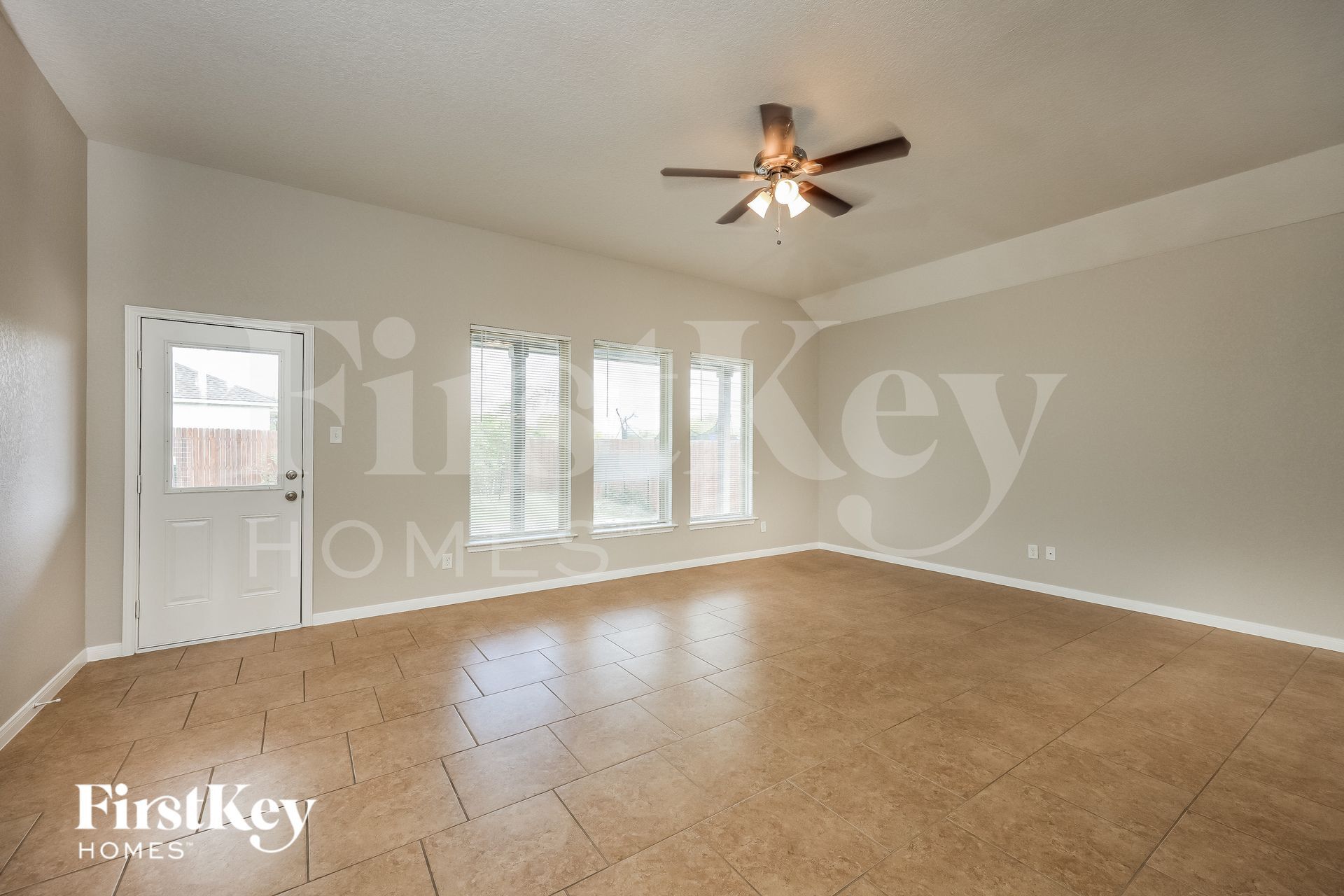 Building Photo - 8909 Palmetto Pk