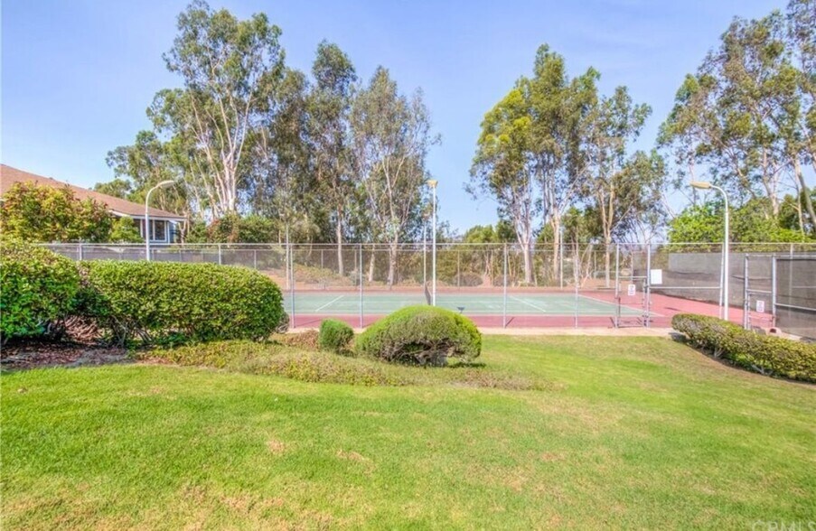 Building Photo - 16317 Sierra Ridge Way