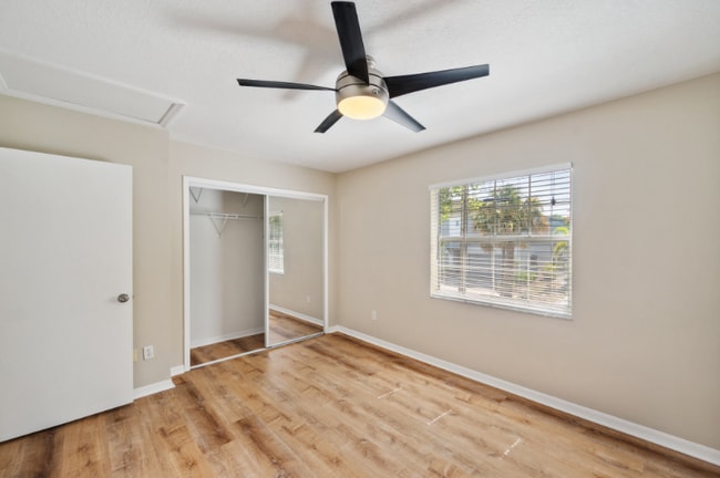 Building Photo - 409 S Audubon Ave