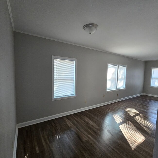 Building Photo - 3686 Philsdale Ave
