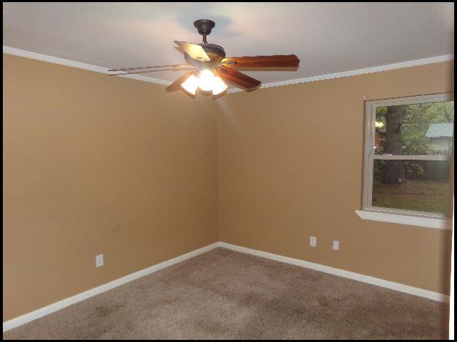 Building Photo - 30 Ross Cir