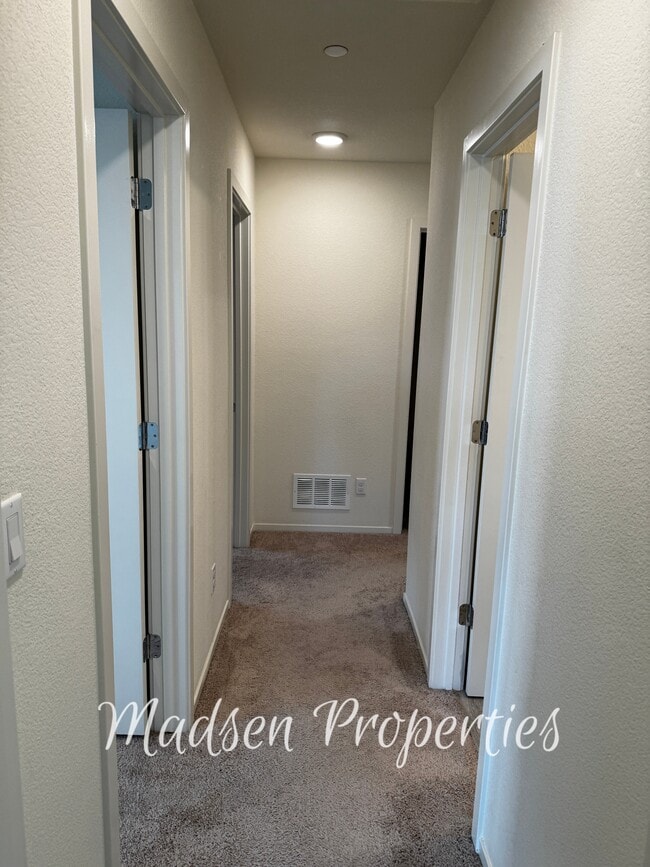 Building Photo - 114 Christian Ave