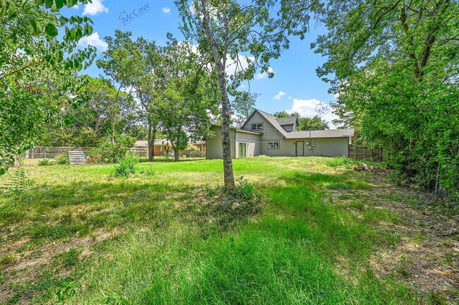 Building Photo - 760 Ponderosa Dr