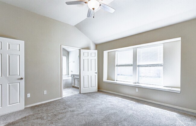 Building Photo - 12838 Pecan Shores Dr