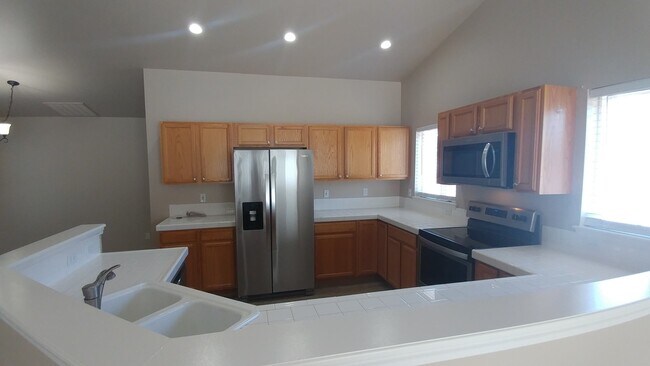 Building Photo - Stylish 3-Bedroom in Prime West Richland L...