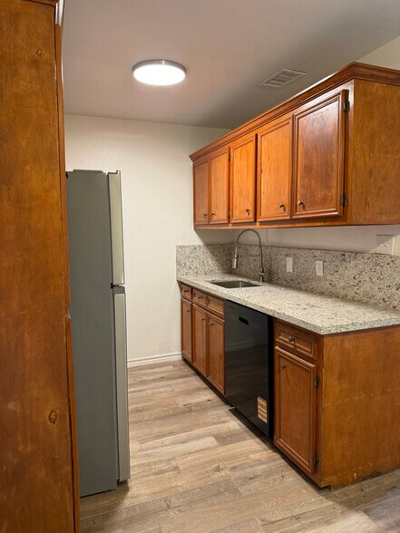 Building Photo - 6760 Prutzman Rd