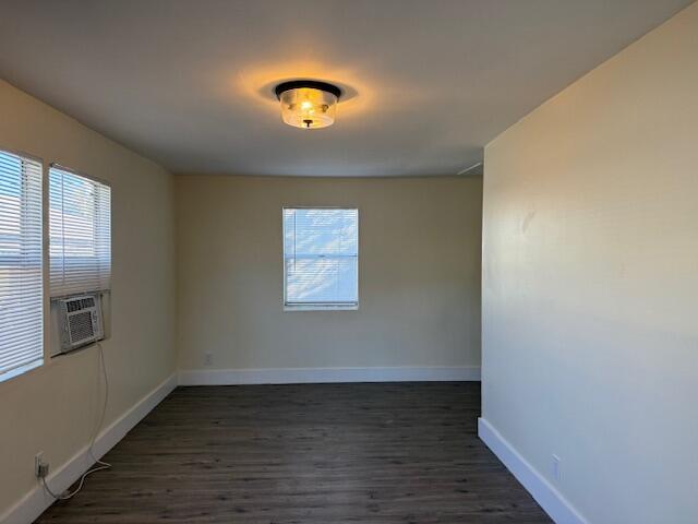 Building Photo - 904 4th St
