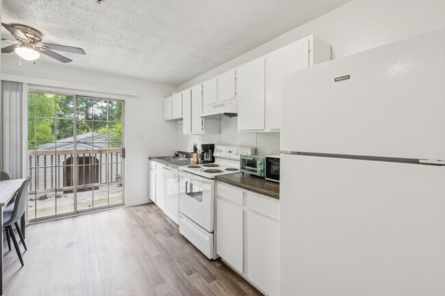 Building Photo - 1230 Kenridge Pkwy
