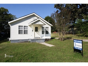 Building Photo - 1105 Turner St