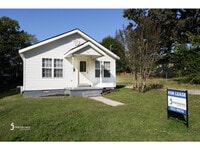 Building Photo - 1105 Turner St