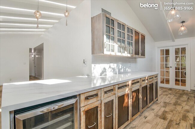 Building Photo - 6513 Corbin Ave