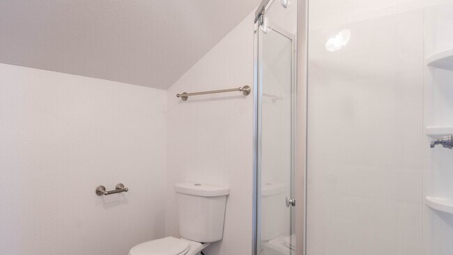 Building Photo - Beautifully remodeled 3/2 in West Tulsa - ...
