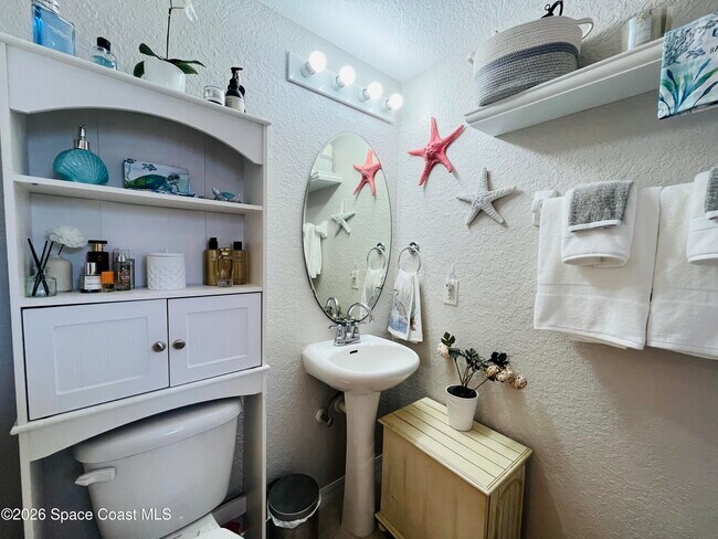 Building Photo - 625 Ocean Park Ln