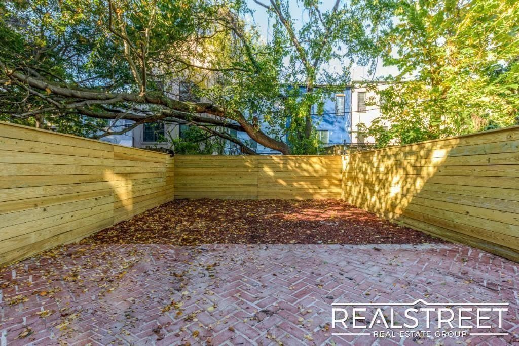 Building Photo - Jefferson