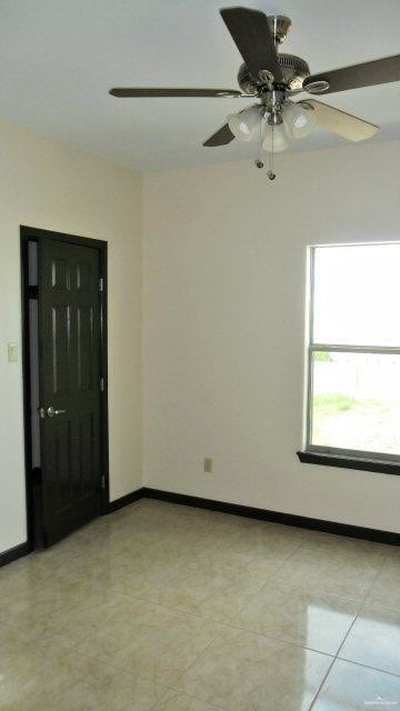 Building Photo - 1200 E Daffodil Ave
