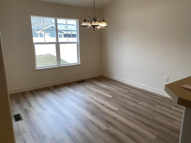 Building Photo - 1032 Canal Dr